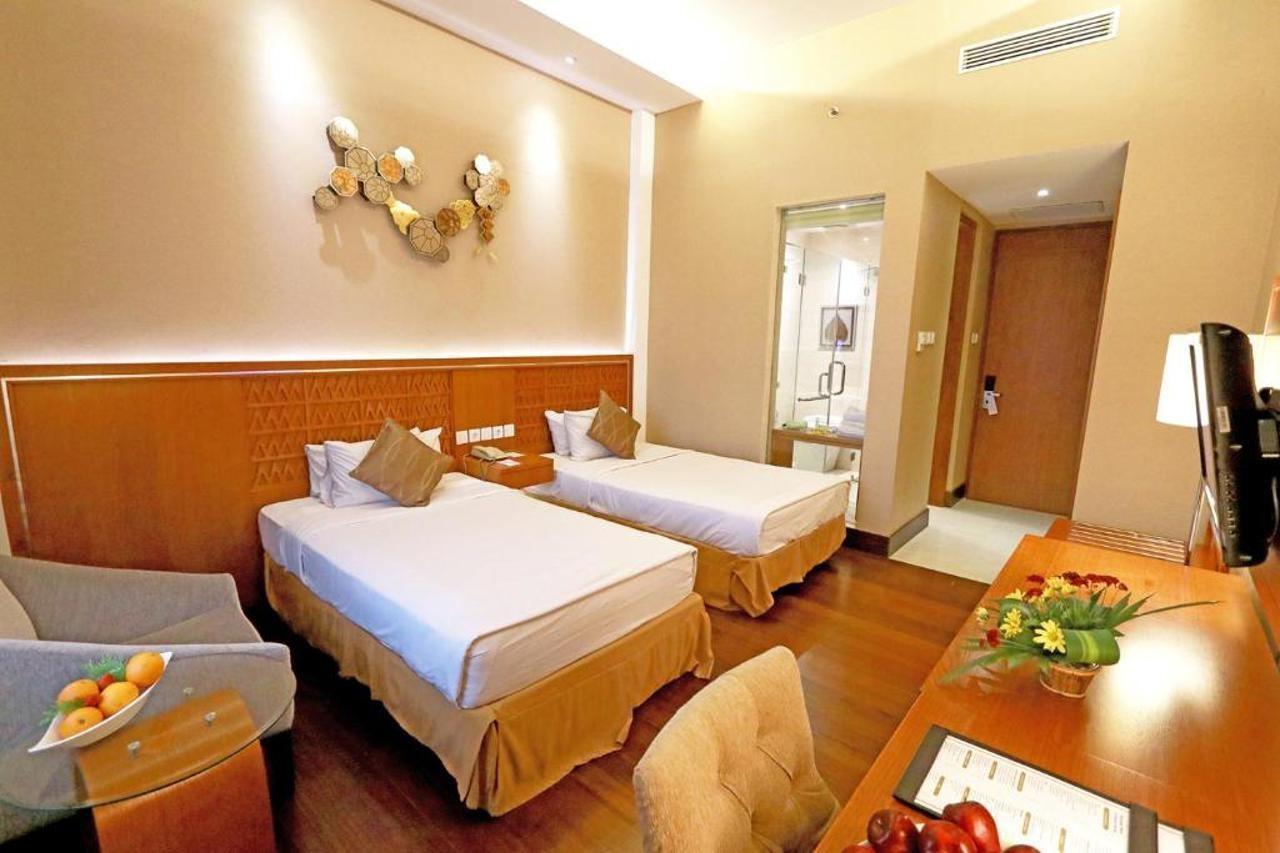 Patra Semarang Hotel & Convention Exteriör bild