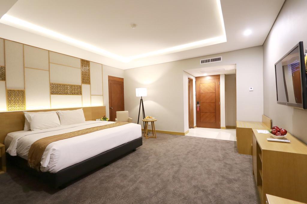 Patra Semarang Hotel & Convention Exteriör bild