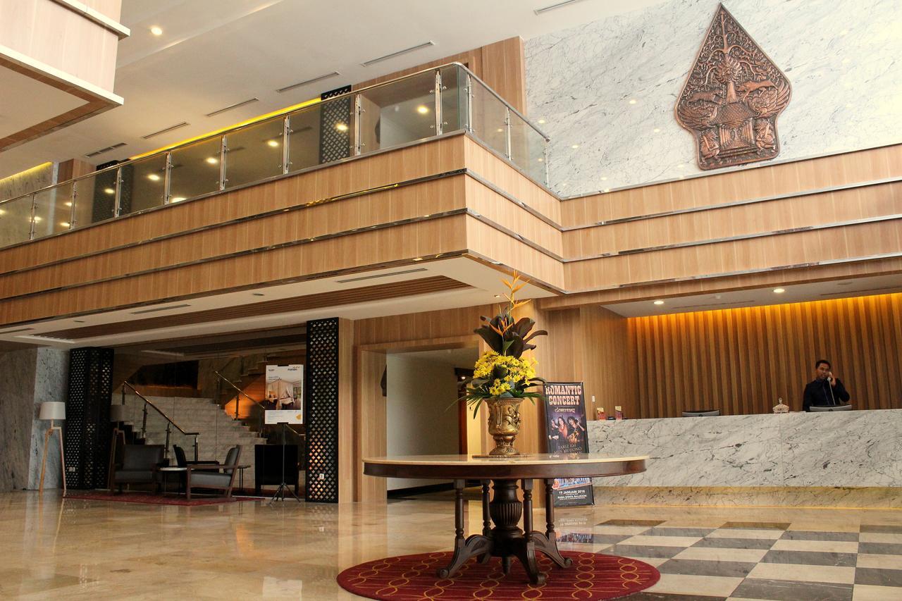 Patra Semarang Hotel & Convention Exteriör bild